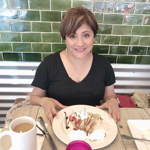 Meet your Posher, Amparo